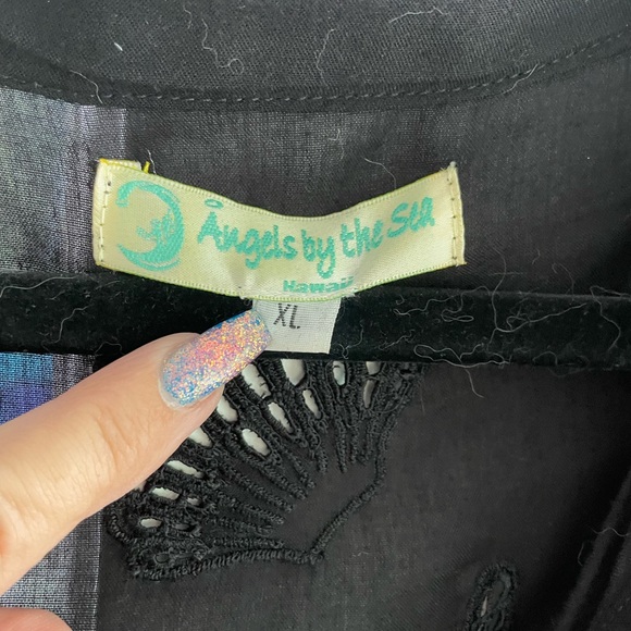 Long sleeve beach cover up or button front top with cut out embroidered detail - Picture 1 of 6